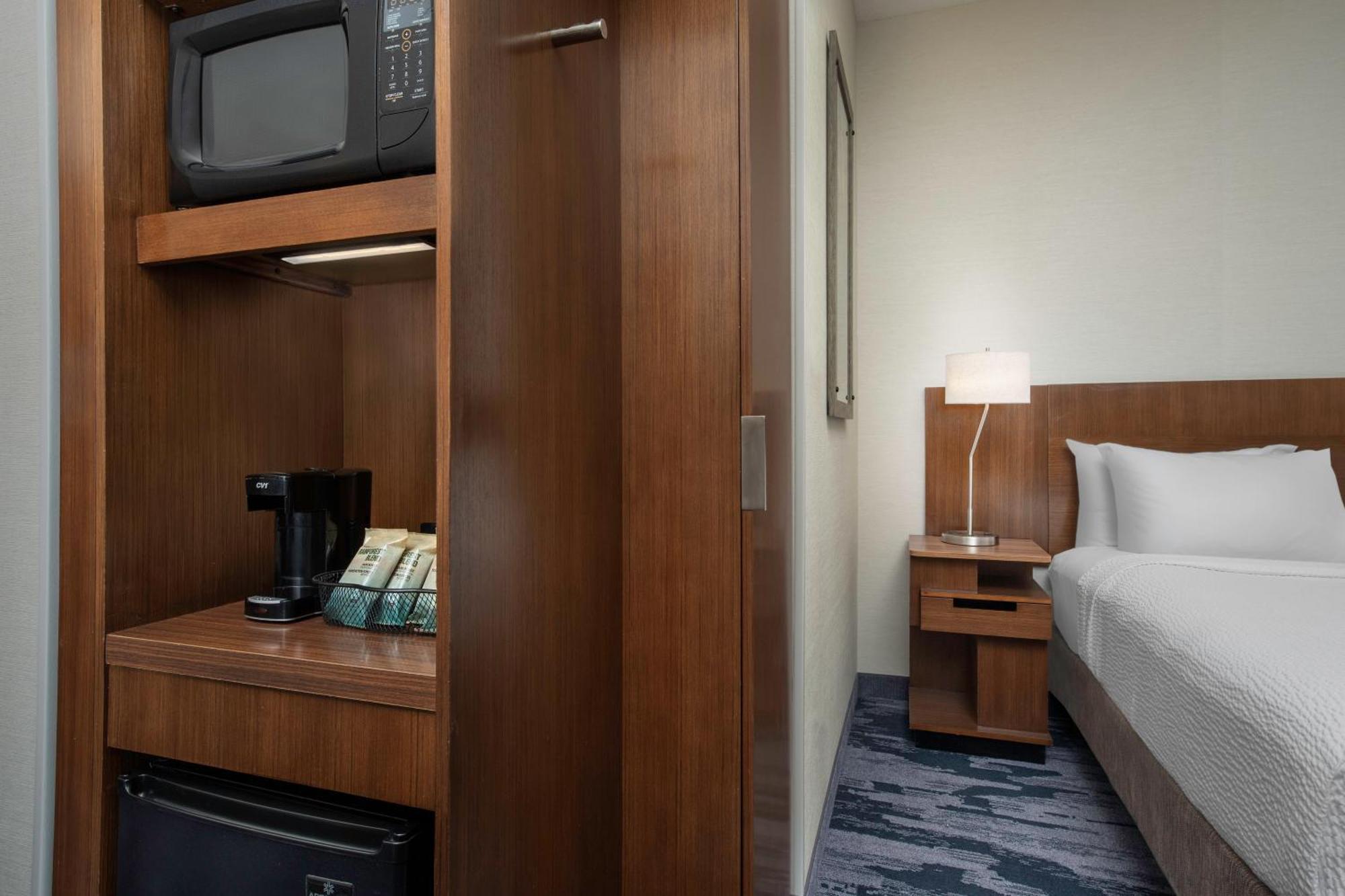 Fairfield Inn & Suites By Marriott איתקה מראה חיצוני תמונה