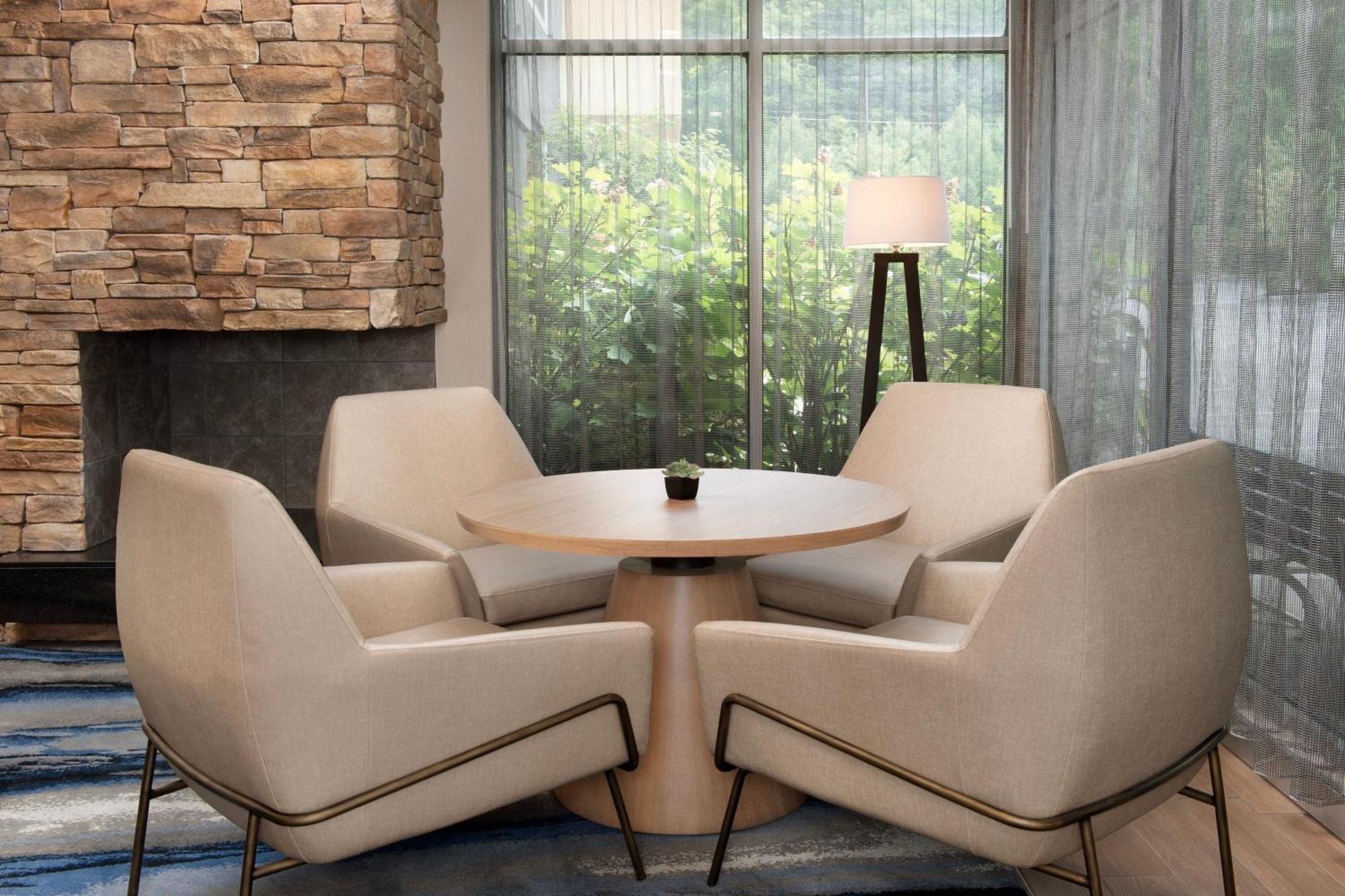 Fairfield Inn & Suites By Marriott איתקה מראה חיצוני תמונה